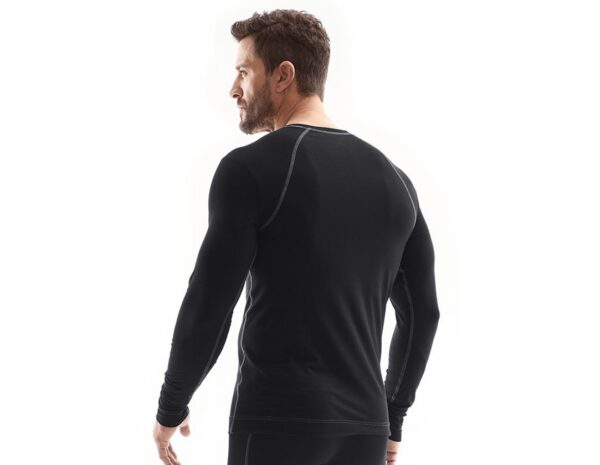Tričko s dlhým rukávom Strauss e.s.cotton stretch čierne na postave – pohľad zozadu